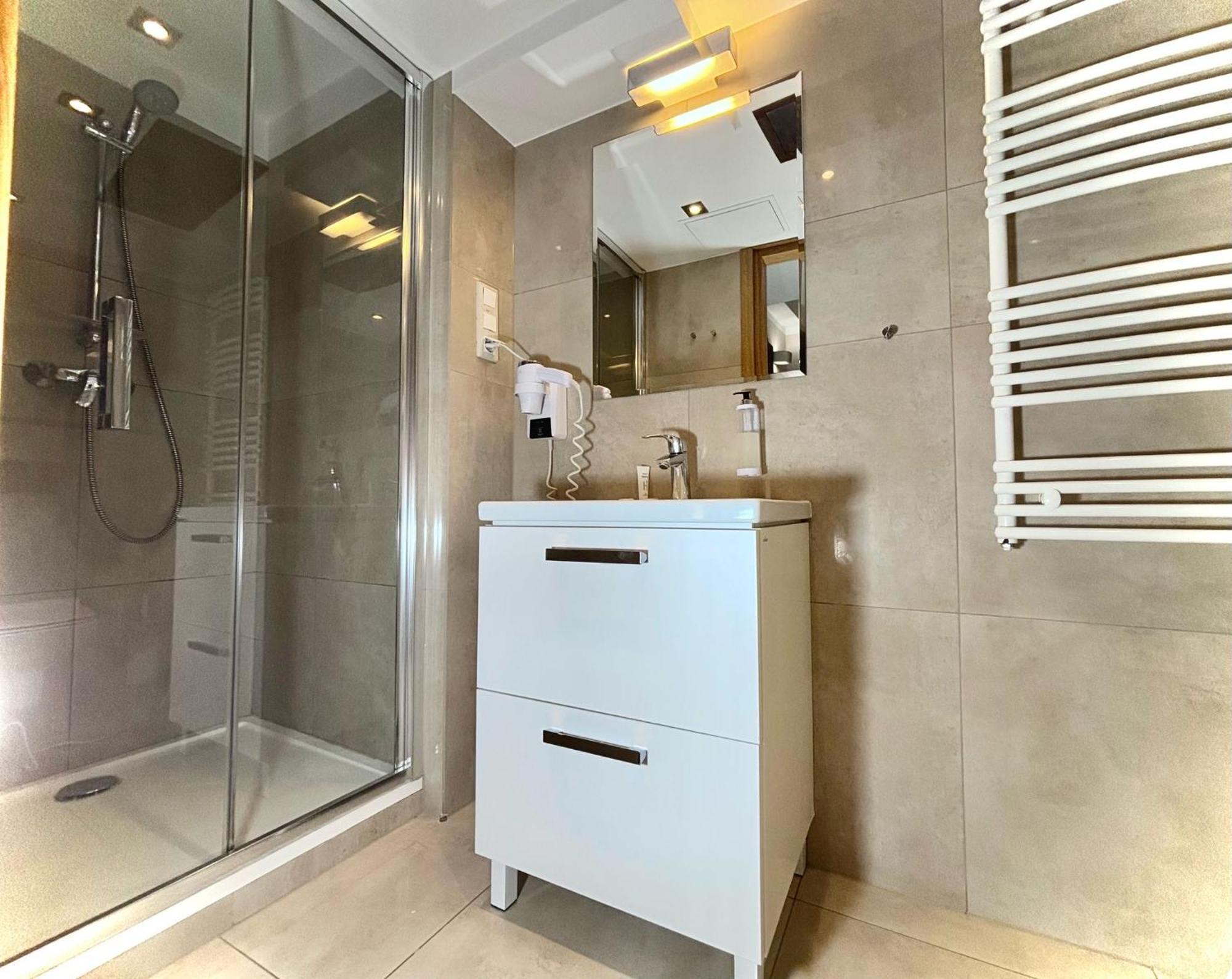 Boutique Provincja Winebar & 3* Olštýn