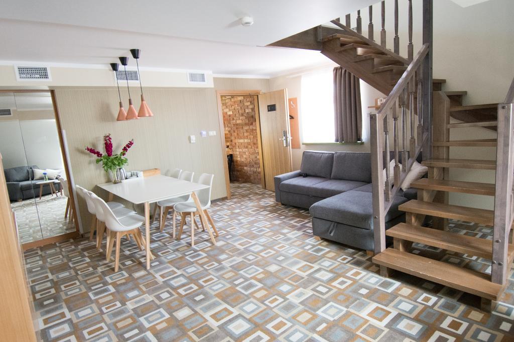 Boutique Provincja Winebar & Aparthotel Olštýn